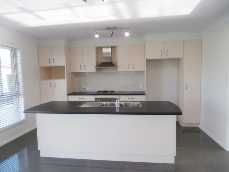 54 Westbourne Drive, Bathurst NSW 2795