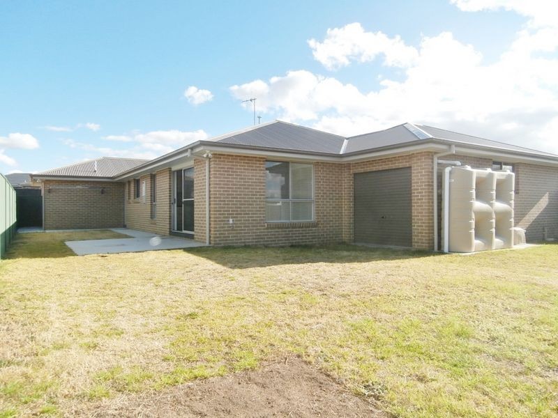 54 Westbourne Drive, Bathurst NSW 2795