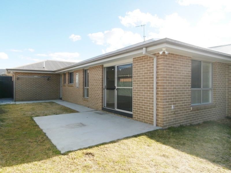 54 Westbourne Drive, Bathurst NSW 2795
