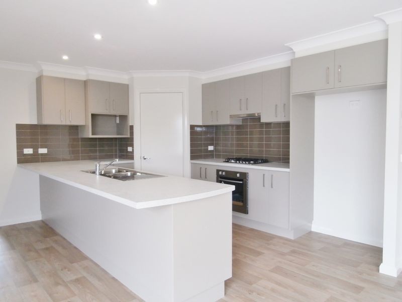 2 Knight Place, Bathurst NSW 2795