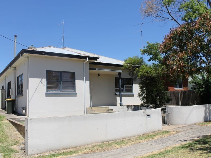 220 Durham Street, Bathurst NSW 2795