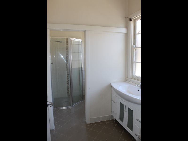 220 Durham Street, Bathurst NSW 2795