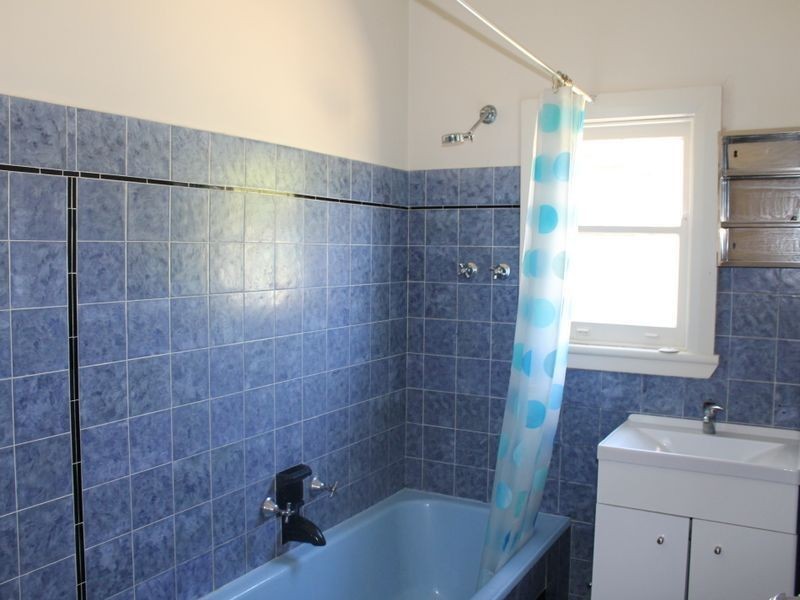 220 Durham Street, Bathurst NSW 2795