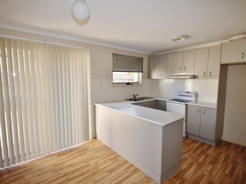 20 Ribbon Gum Place, Bathurst NSW 2795