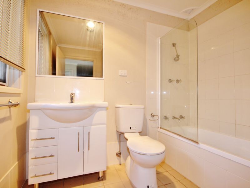 20 Ribbon Gum Place, Bathurst NSW 2795