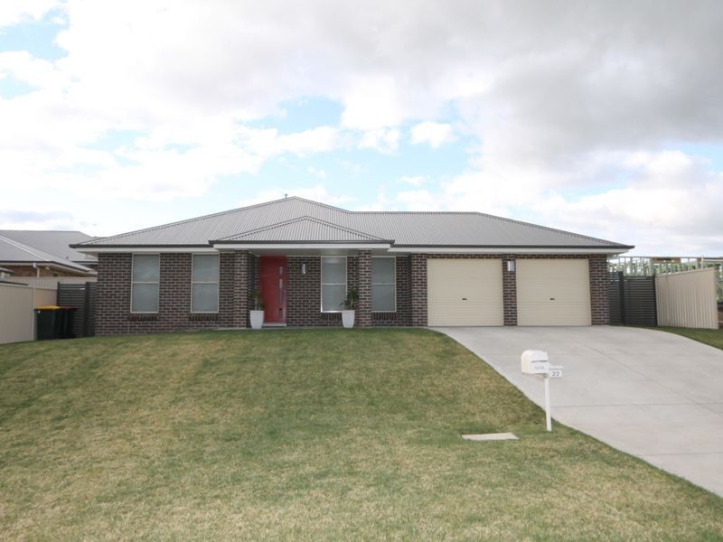 22 Graham Drive, Bathurst NSW 2795