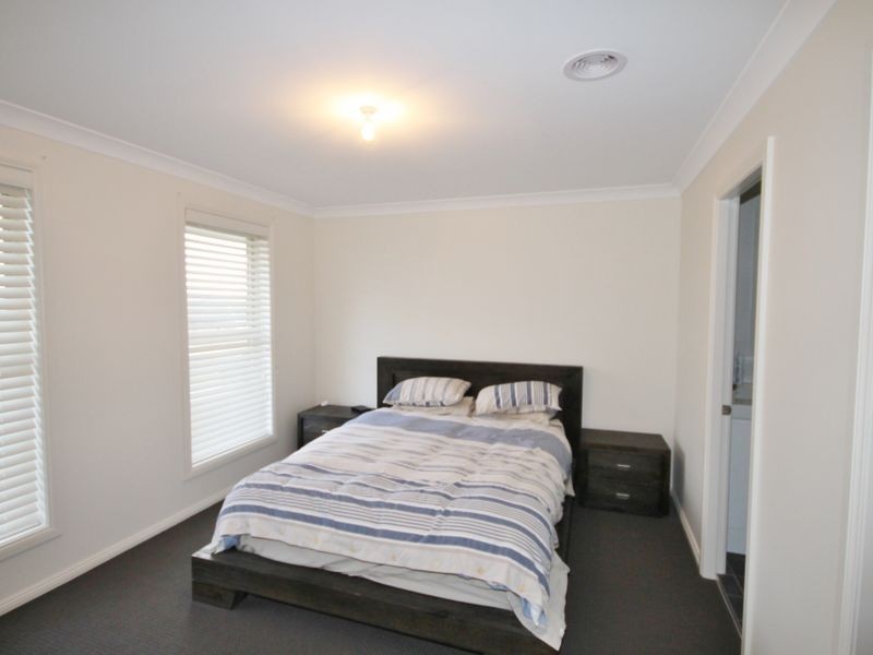 22 Graham Drive, Bathurst NSW 2795