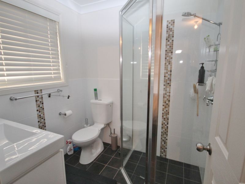 22 Graham Drive, Bathurst NSW 2795