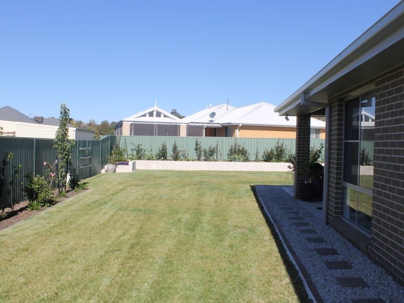 65 Freeman Circuit, Bathurst NSW 2795