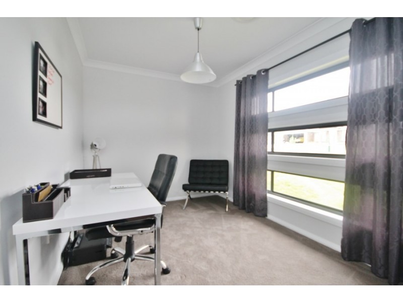 17 Mendel Drive, Kelso NSW 2795