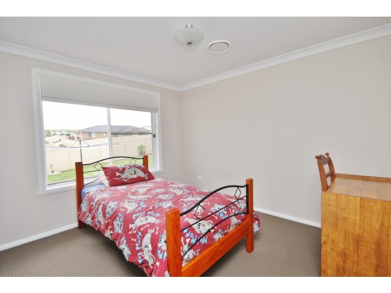 3 Coolabah Close, Kelso NSW 2795