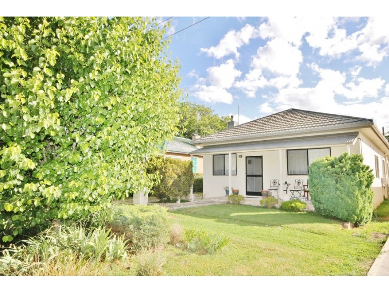 16 Kefford Street, Bathurst NSW 2795