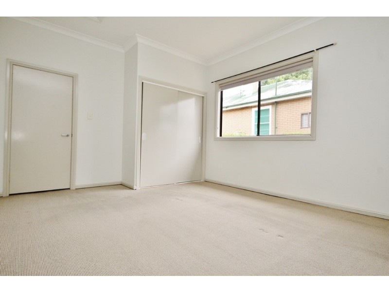 16 Kefford Street, Bathurst NSW 2795