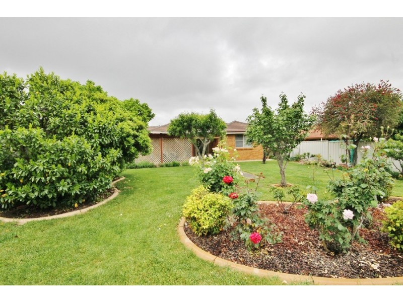 45 Freestone Way, Bathurst NSW 2795