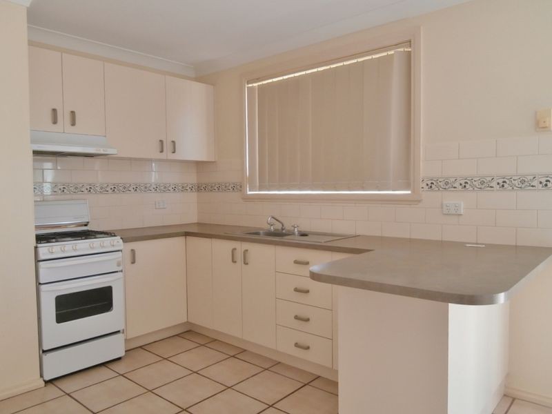2/5 Dees Close, Bathurst NSW 2795