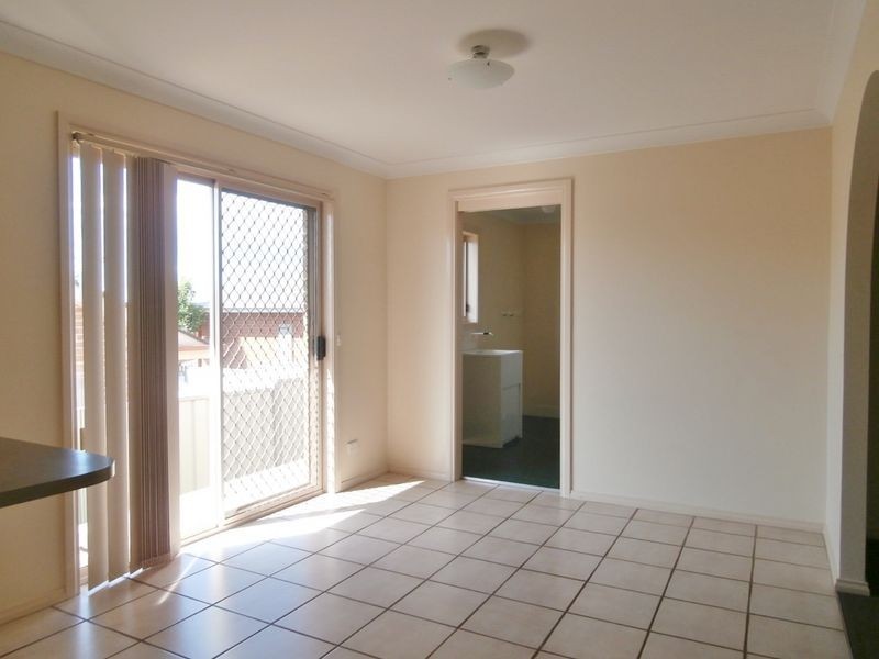 2/5 Dees Close, Bathurst NSW 2795