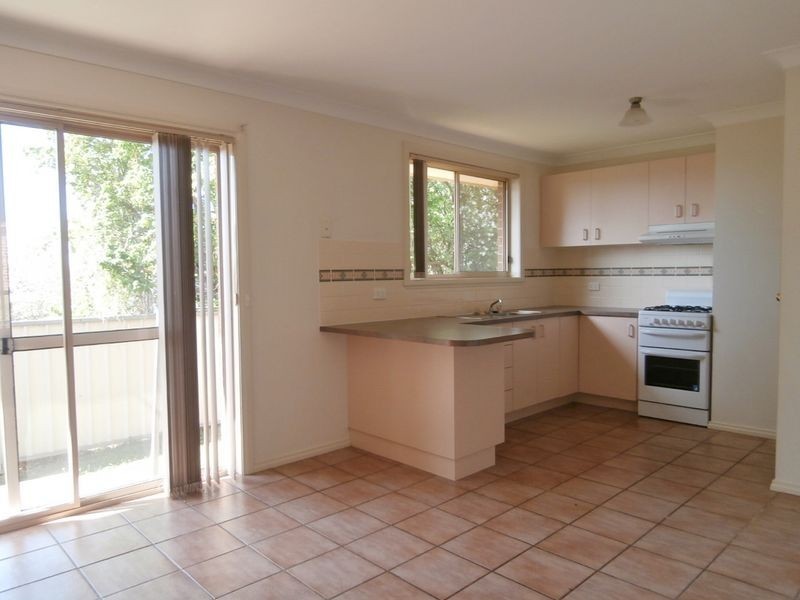 4/5 Dees Close, Bathurst NSW 2795