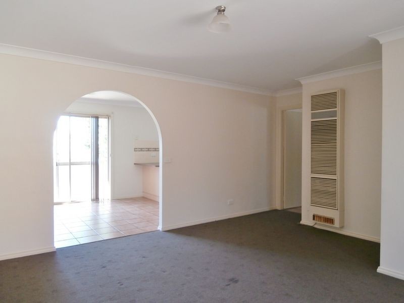 4/5 Dees Close, Bathurst NSW 2795