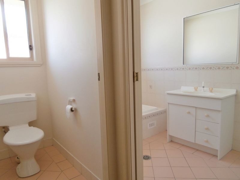 4/5 Dees Close, Bathurst NSW 2795