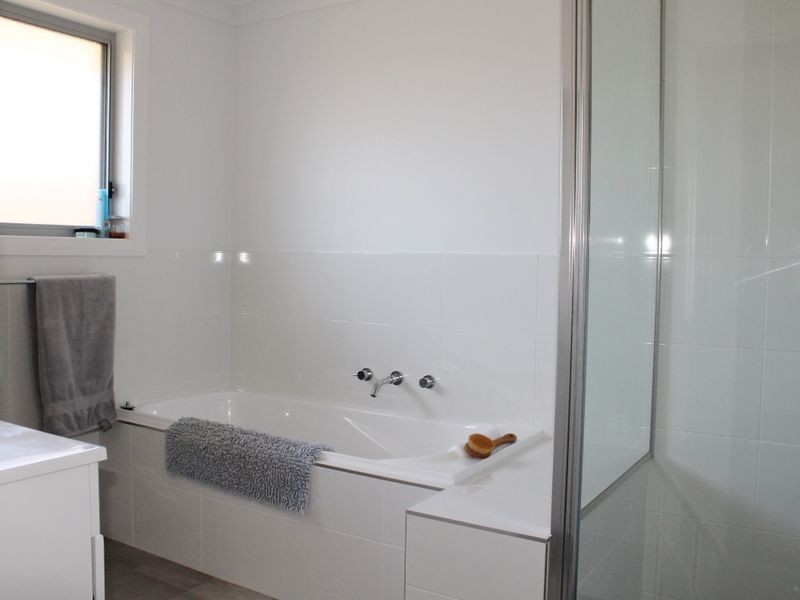 7 Mendel Drive, Kelso NSW 2795