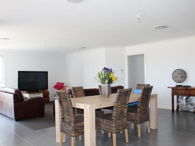 7 Mendel Drive, Kelso NSW 2795