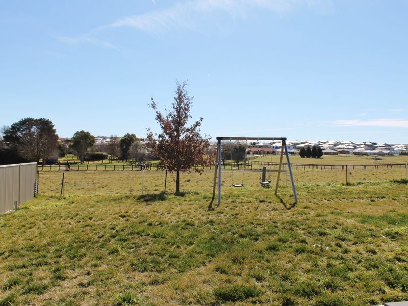 7 Mendel Drive, Kelso NSW 2795