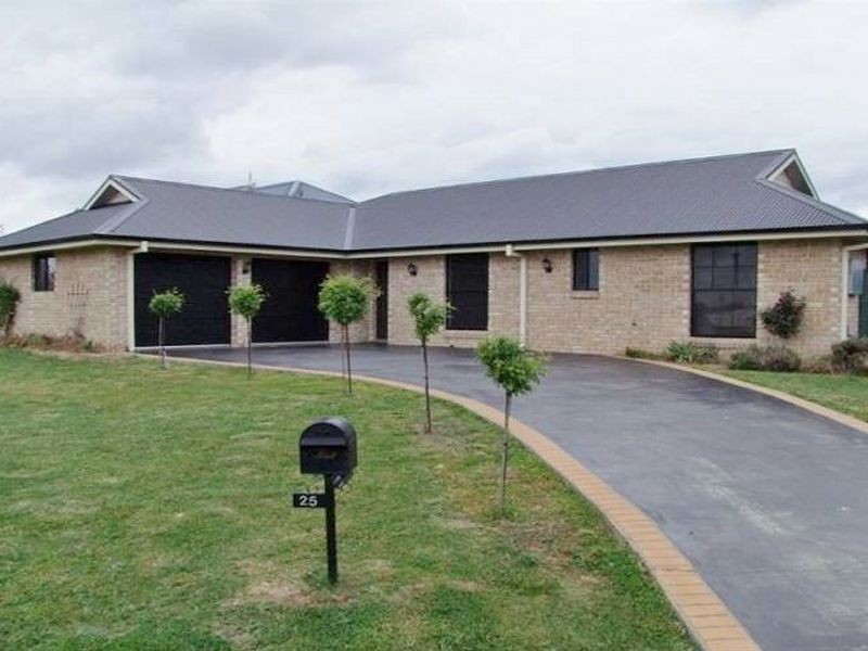 25 Tandora Street, Bathurst NSW 2795