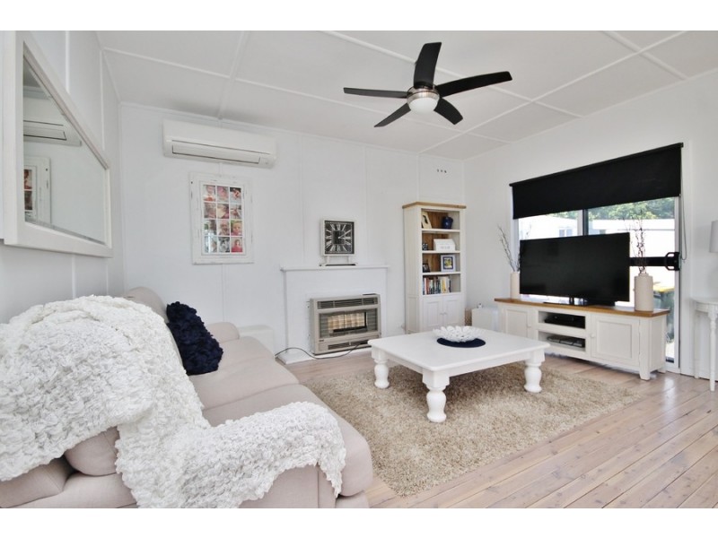 12 Henderson Street, West Bathurst NSW 2795