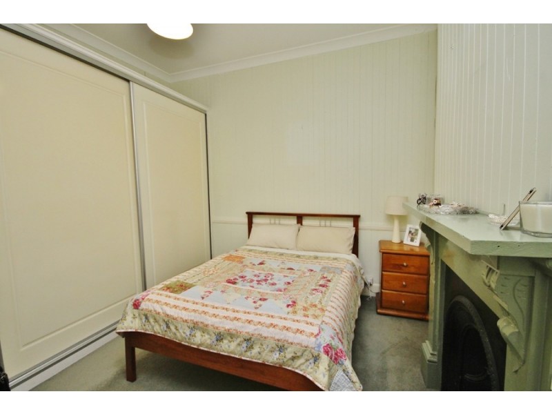 105 Seymour Street, Bathurst NSW 2795