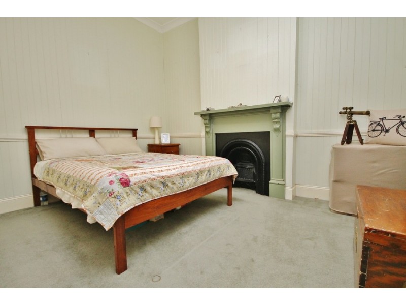 105 Seymour Street, Bathurst NSW 2795