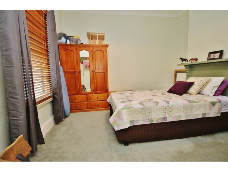 105 Seymour Street, Bathurst NSW 2795