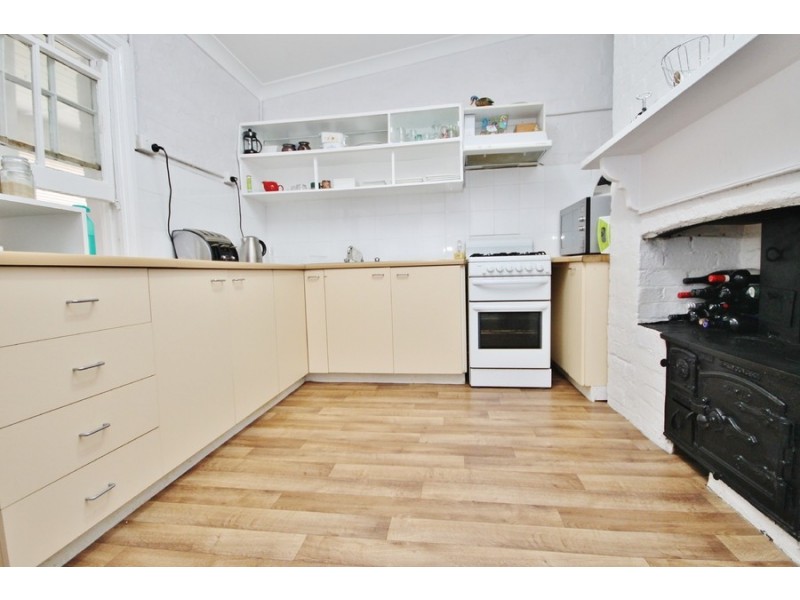 105 Seymour Street, Bathurst NSW 2795