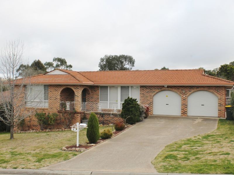 4 Heylin Place, South Bathurst NSW 2795