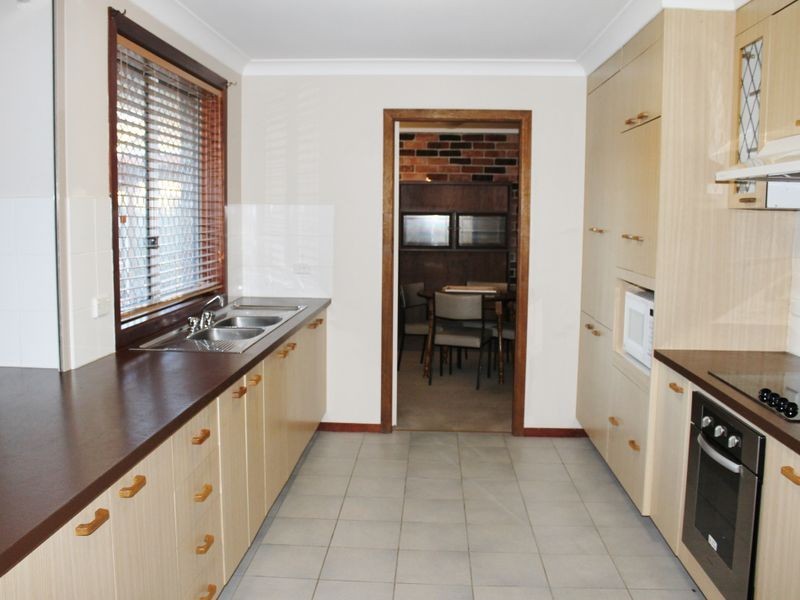 4 Heylin Place, South Bathurst NSW 2795