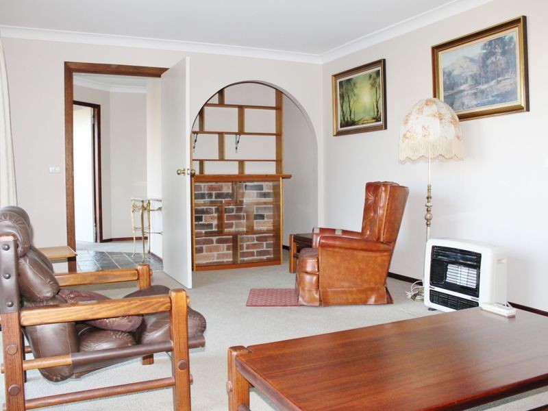 4 Heylin Place, South Bathurst NSW 2795