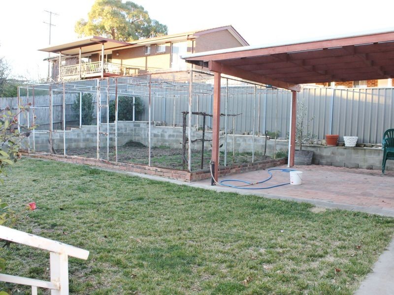 4 Heylin Place, South Bathurst NSW 2795