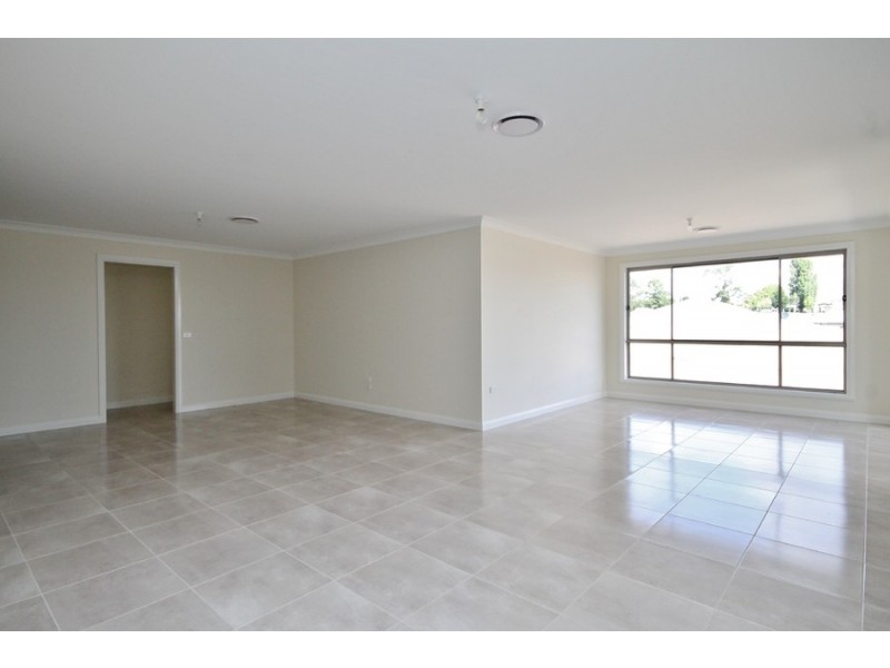 57 Graham Drive, Kelso NSW 2795
