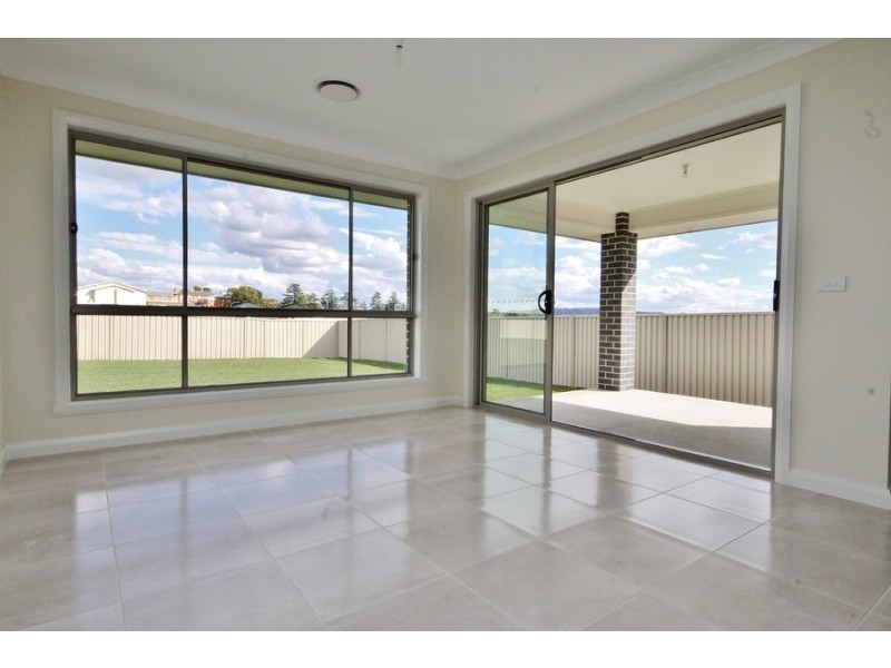 57 Graham Drive, Kelso NSW 2795