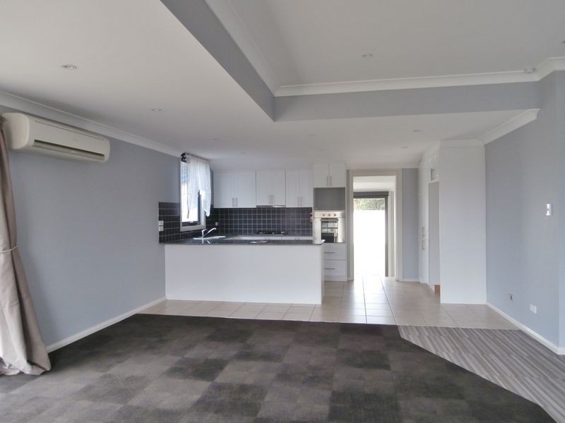 25 Alamein Walk, Bathurst NSW 2795