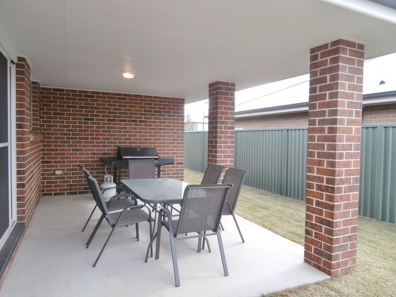 41 Blaxland Drive, Bathurst NSW 2795