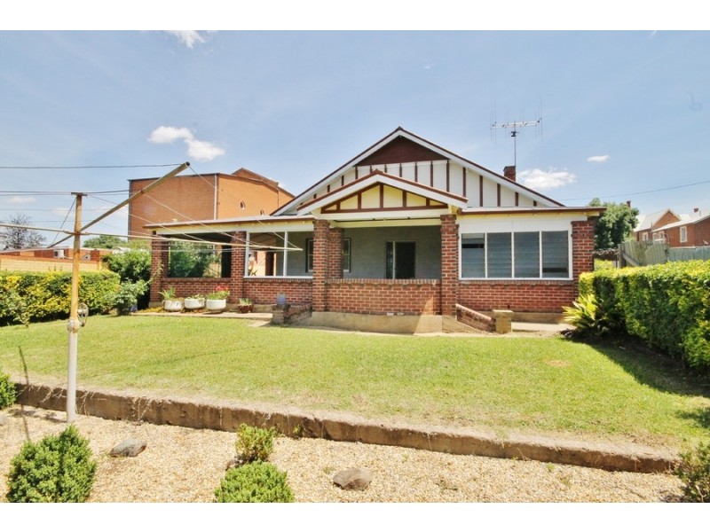 105 Keppel Street, Bathurst NSW 2795