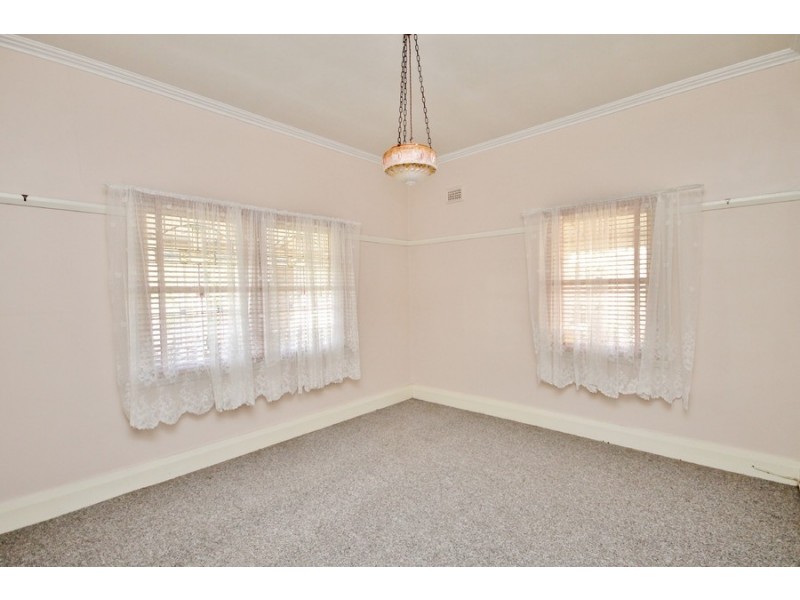 105 Keppel Street, Bathurst NSW 2795