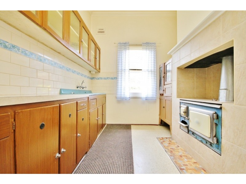 105 Keppel Street, Bathurst NSW 2795
