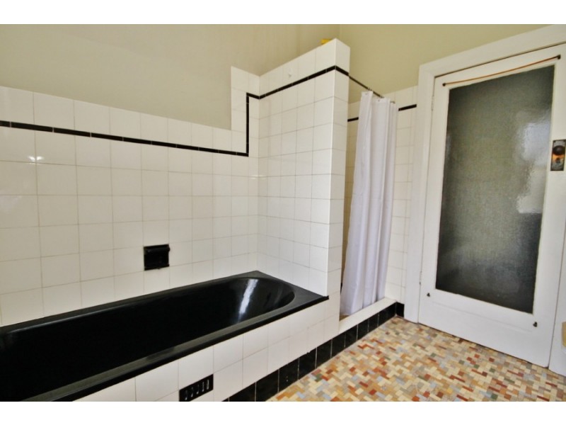 105 Keppel Street, Bathurst NSW 2795