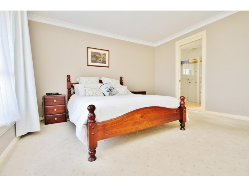 4 Lindens Close, Kelso NSW 2795