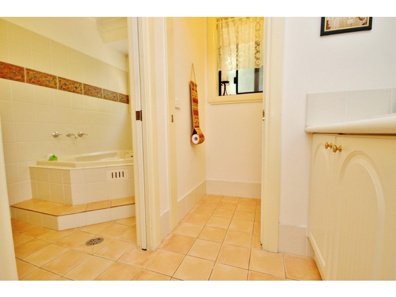 4 Lindens Close, Kelso NSW 2795