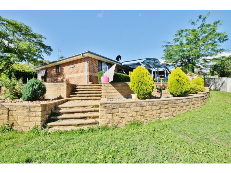 4 Lindens Close, Kelso NSW 2795