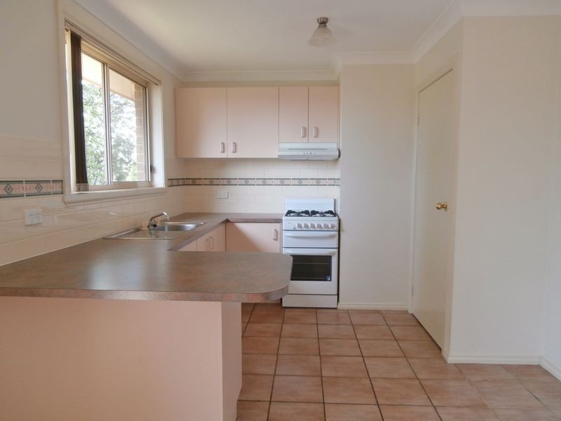 4/5 Dees Close, Bathurst NSW 2795
