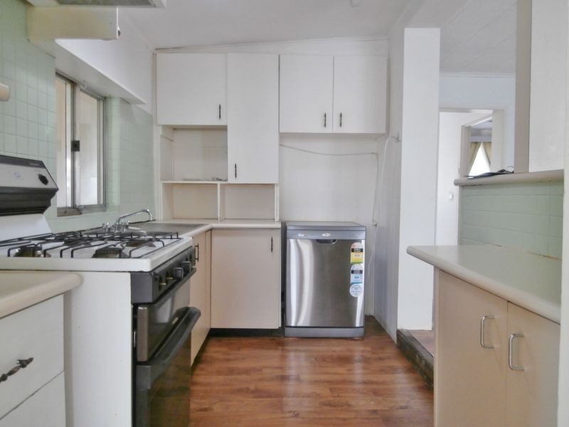 8 Gladstone Street, Bathurst NSW 2795