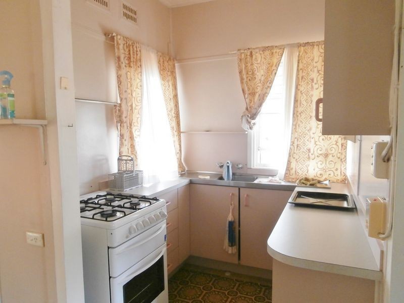 2 Coral Way, Bathurst NSW 2795